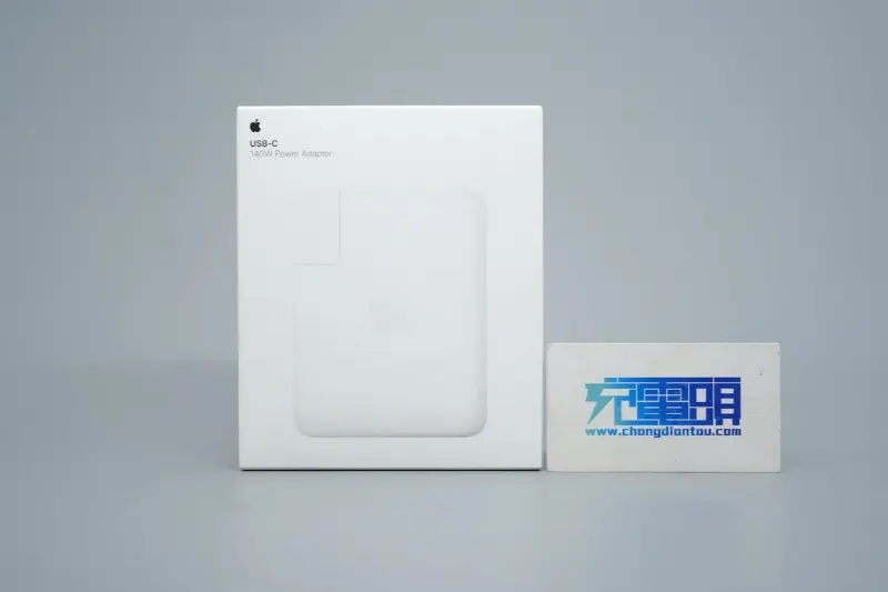 Démontage du nouveau chargeur rapide GaN 140 W d'Apple